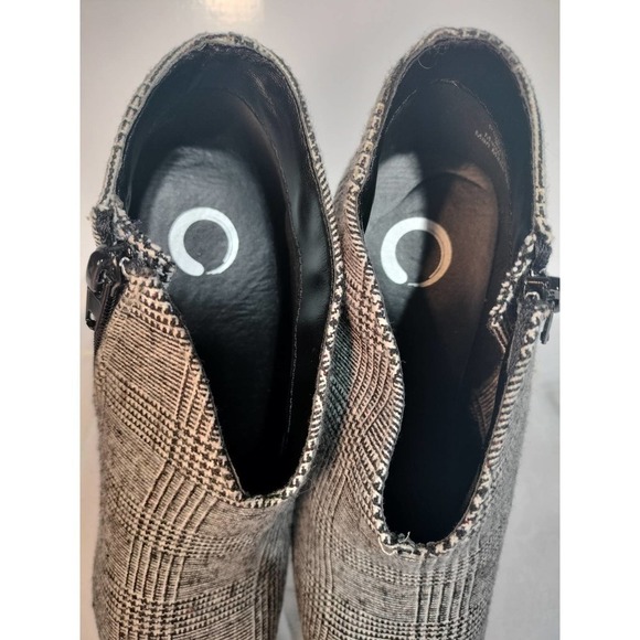 Journee Collection Demmie black plaid stiletto ankle booties woman size 6.5 - Picture 9 of 12